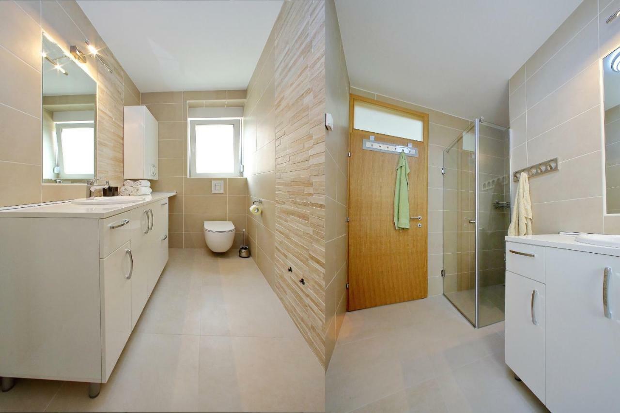 Luxury Apartments Sikiric_2 With Fantastic View On The Sea Bibinje Luaran gambar