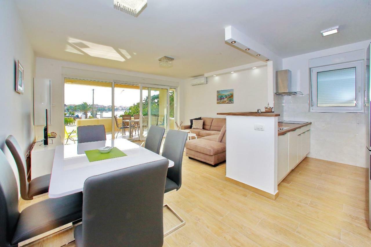 Luxury Apartments Sikiric_2 With Fantastic View On The Sea Bibinje Luaran gambar