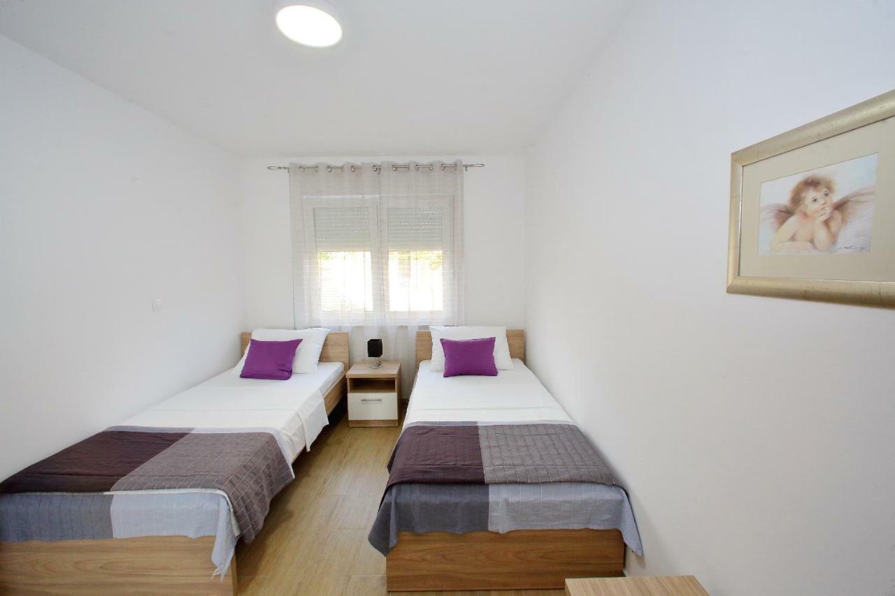 Luxury Apartments Sikiric_2 With Fantastic View On The Sea Bibinje Luaran gambar